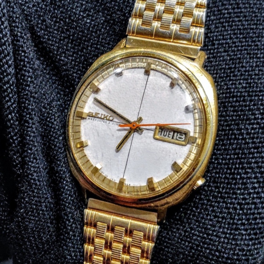 Seiko Vintage Collectible 21 Jewels Weekdater Automatic Men's Watch